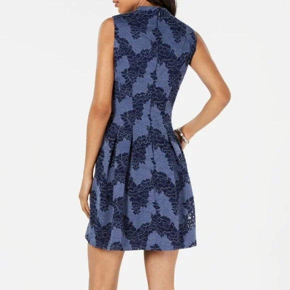 Vince Camuto Women's Navy Blue Floral Lace Sleeveless Lined Dress Size 6 - Picture 7 of 13